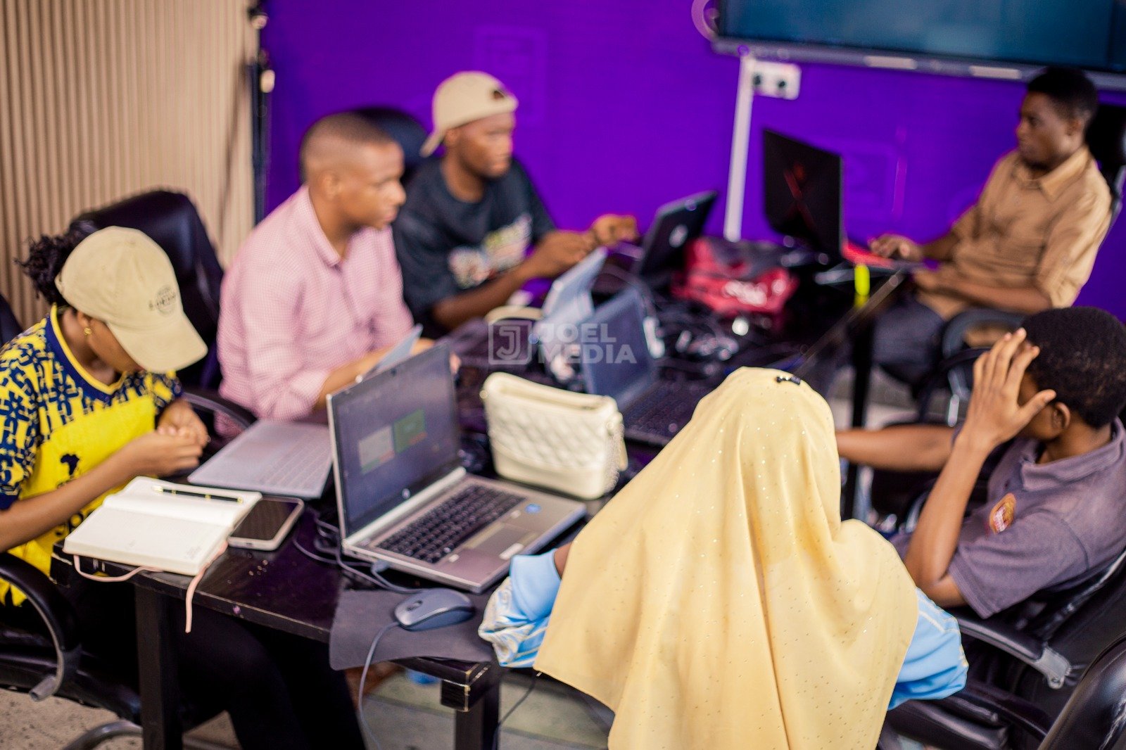 Biashara 5 Unazoweza Kuanza Ukiwa na Digital Skills Pekee